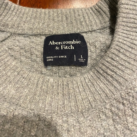 Grey Abercrombie and fitch sweater - Picture 2 of 5